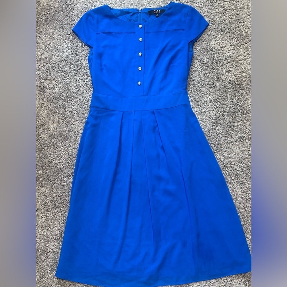 ALEX MARIE size 4. Blue.